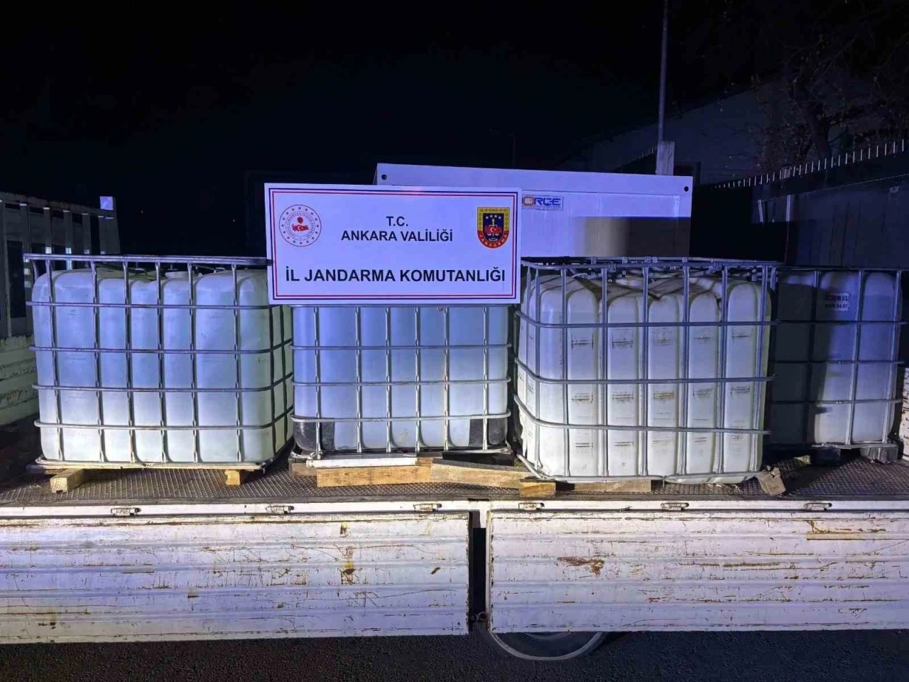 Ankara’da yasa dışı etil alkol ticareti yapan 2 kişi gözaltına alındı
