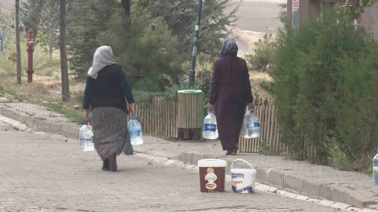Ankara’da yaşanan su sorunu vatandaşları isyan ettirdi
