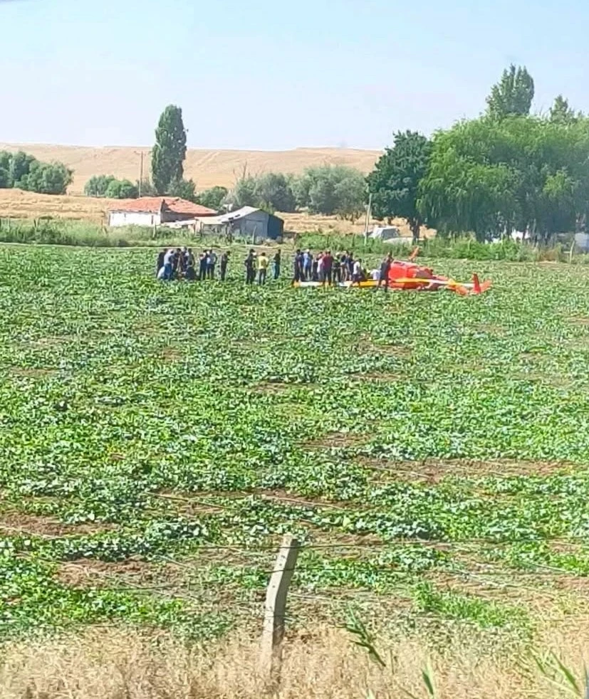 Ankara Temelli&rsquo;de bir hava aracının d&uuml;şt&uuml;ğ&uuml; iddia edildi. B&ouml;lgeye &ccedil;ok sayıda yardım ekibinin sevk edildiği &ouml;ğrenildi.
