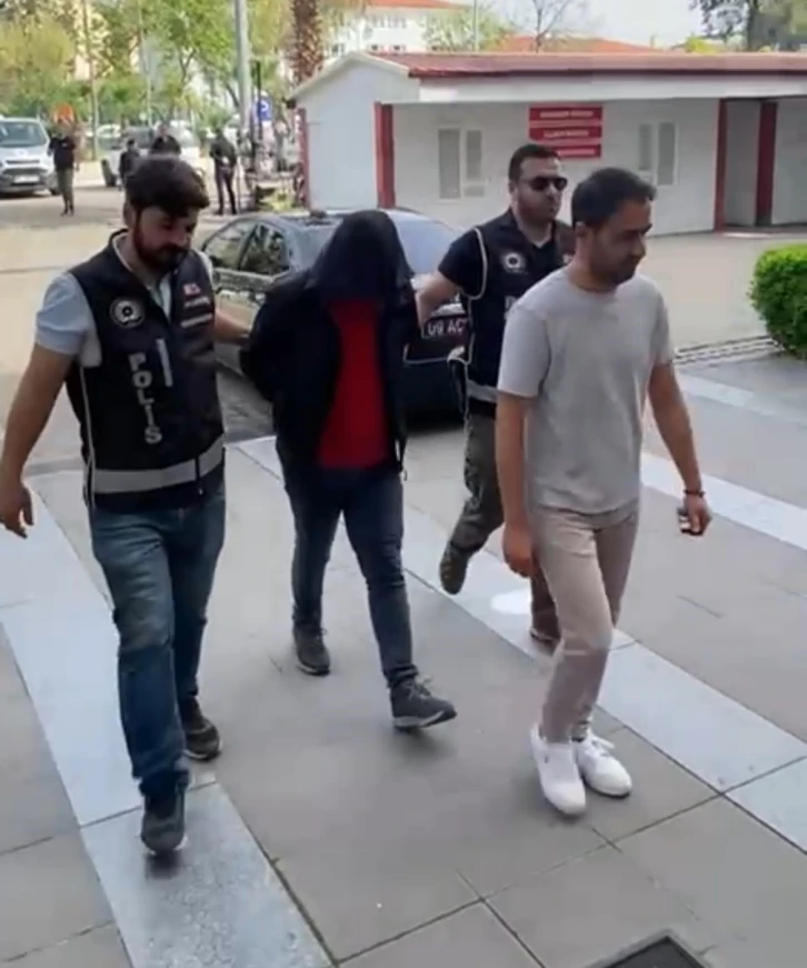 Anne ve oğlunu bıçaklayıp öldürmüştü, adliyeye sevk edildi

