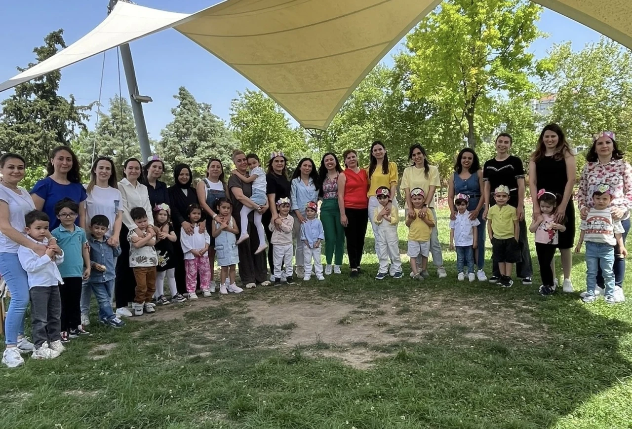 Anneler ve çocuklar doyasıya eğlendi
