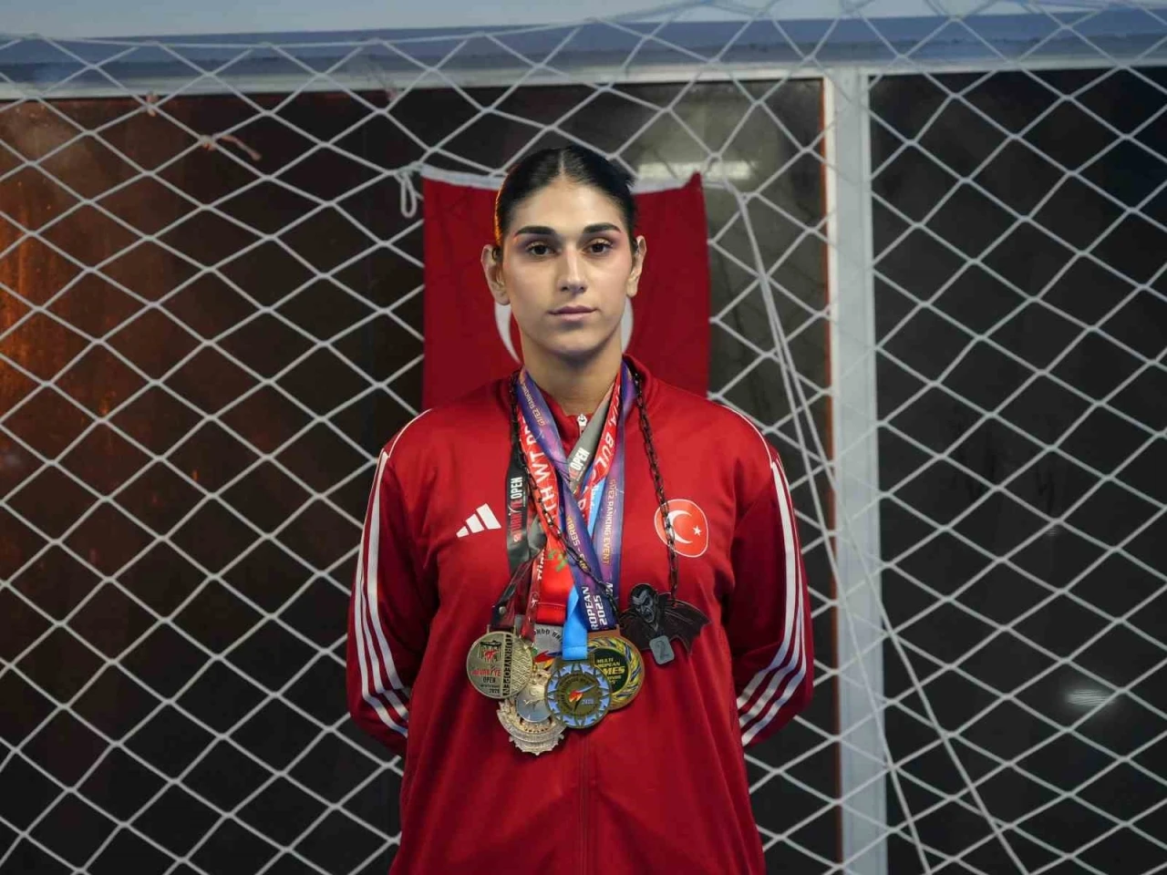 Annesinin yaptırdığı kayıtla başladı, şimdi tatamide altın madalya i&ccedil;in ter d&ouml;k&uuml;yor
