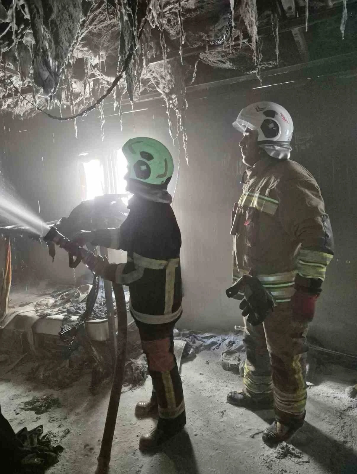 Antakya’da konteyner yatakhane yandı