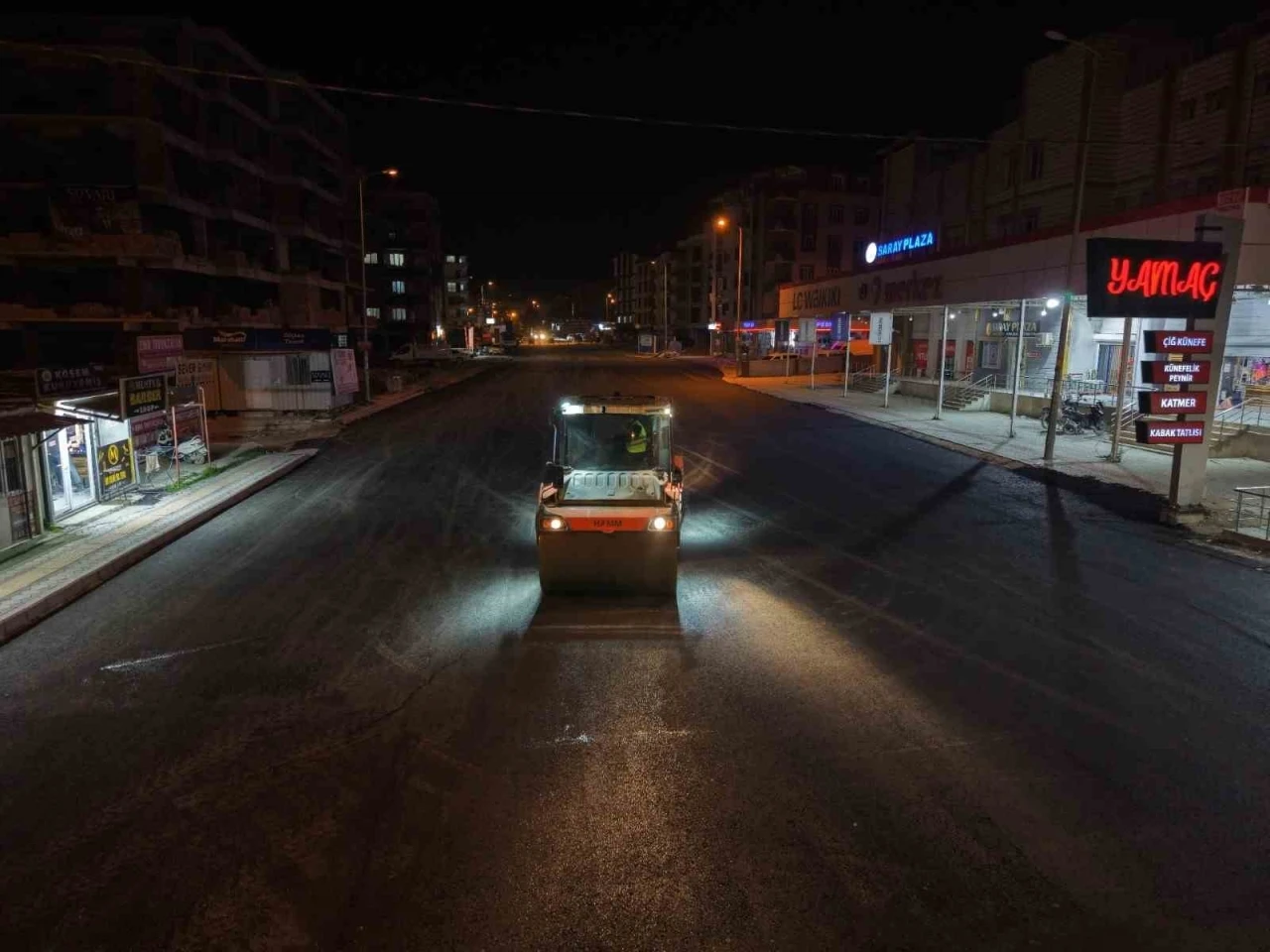 Antakya otob&uuml;s terminali mevkiinde caddeler asfaltlandı

