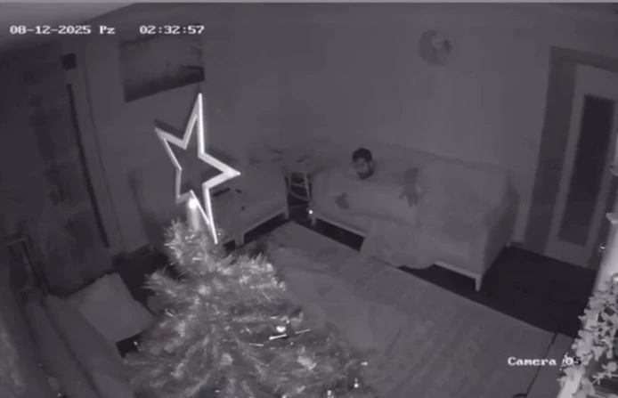 Antalya 4.3 ile sallandı, deprem anı güvenlik kamerasına yansıdı
