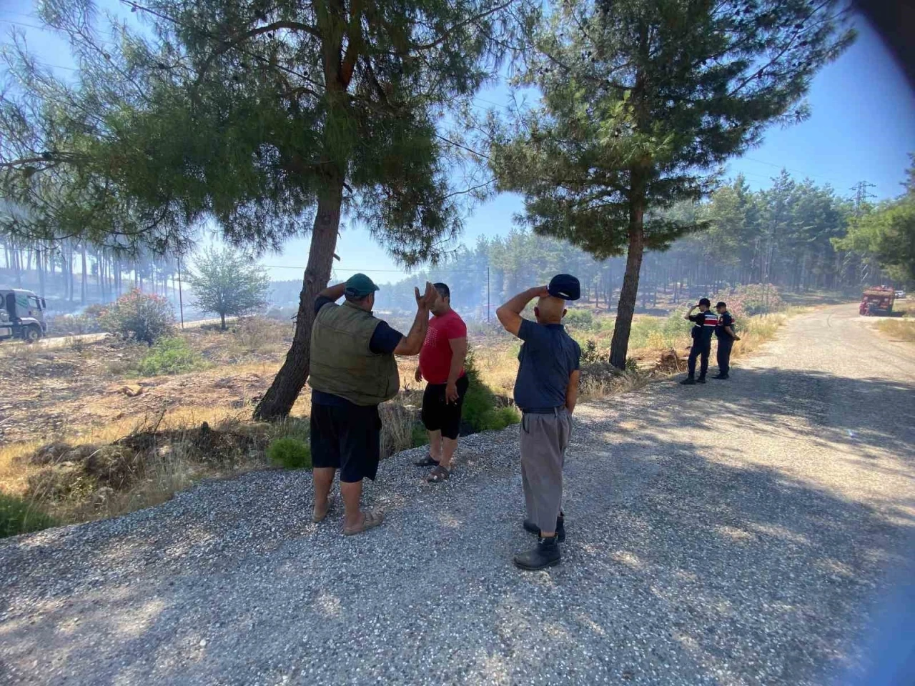Antalya Aksu’da orman yangını kontrol altına alındı
