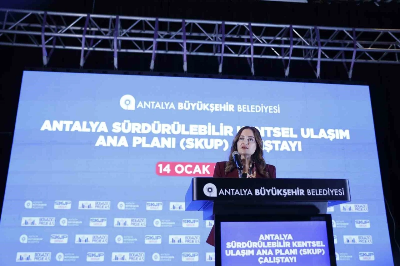 Antalya B&uuml;y&uuml;kşehir Belediye Başkan Vekili &Ouml;zdemir: "G&uuml;n&uuml; değil geleceği kurtaran &ccedil;&ouml;z&uuml;mlere ihtiya&ccedil; var"

