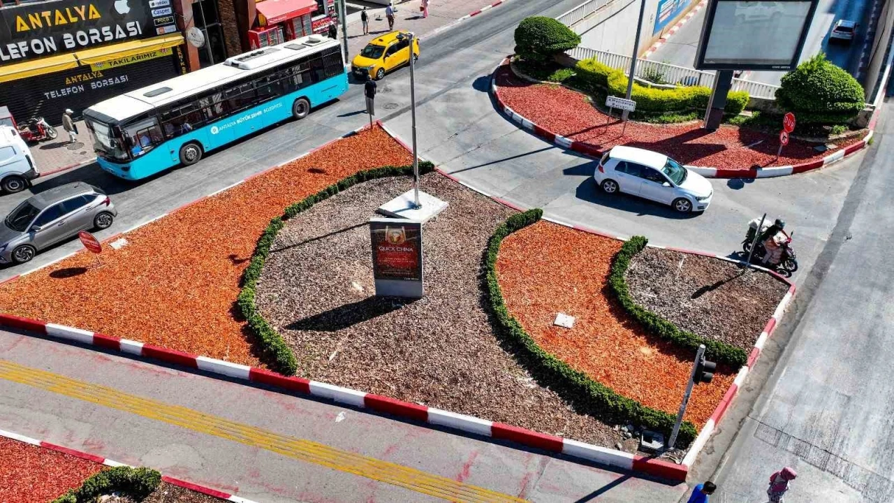 Antalya Büyükşehir Belediyesi kurakçıl peyzajda da öncü
