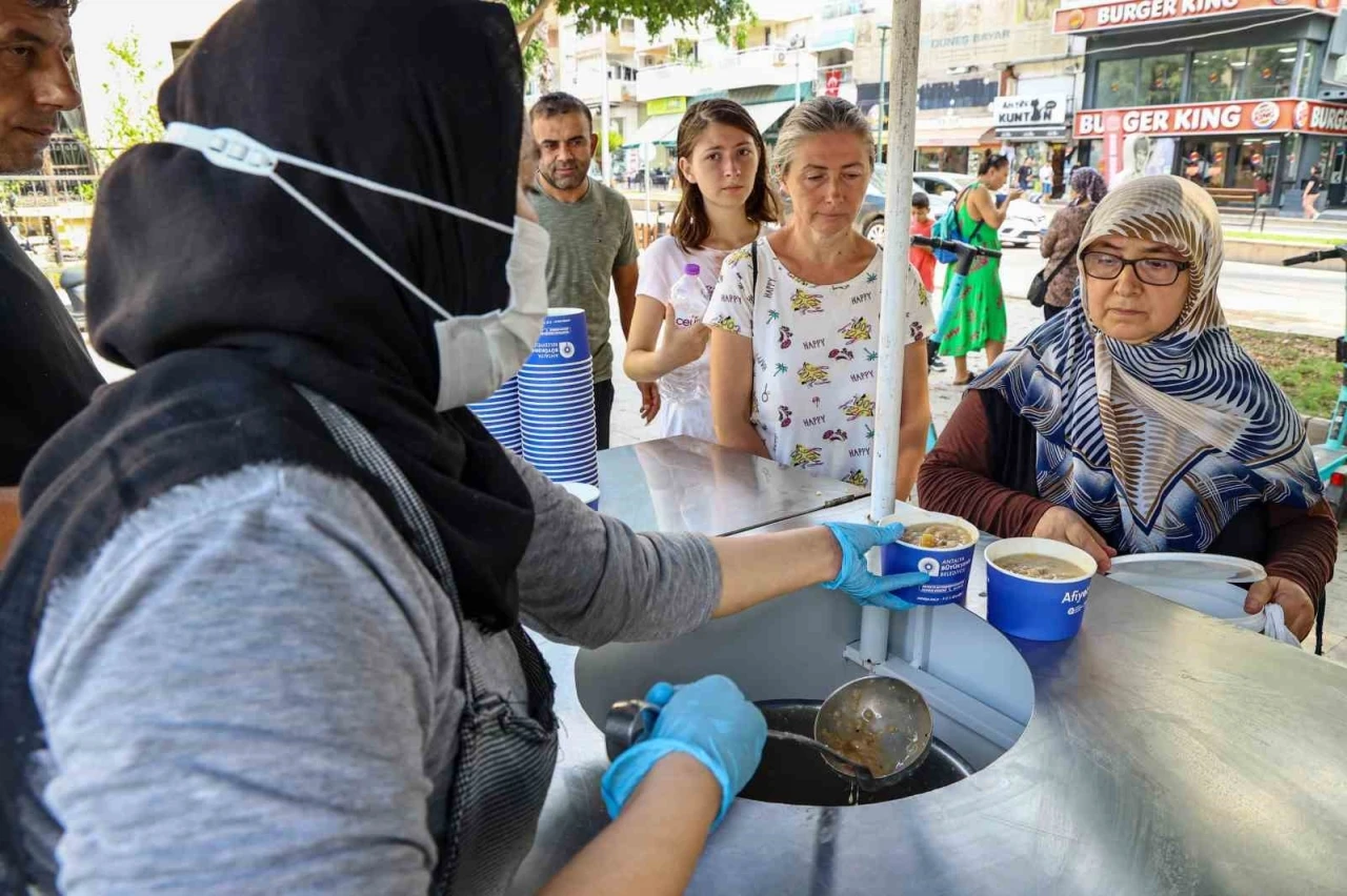 Antalya B&uuml;y&uuml;kşehir Belediyesi&rsquo;nden Muharrem ayı boyunca aşure ikramı
