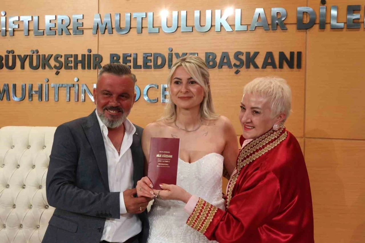 Antalya Büyükşehir Belediyesi nikah salonunda &quot;05.05.2025&quot; yoğunluğu
