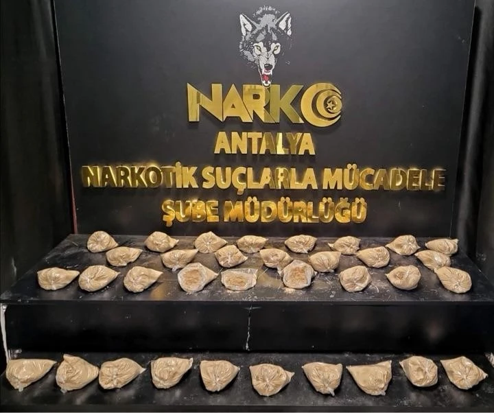 Antalya&rsquo;da 16,6 kilogram eroin ele ge&ccedil;irildi
