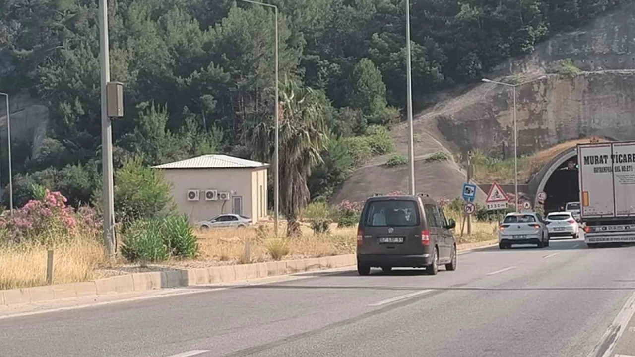 Antalya’da 2 gencin hayatını kaybettiği kazanın görüntüleri ortaya çıktı

