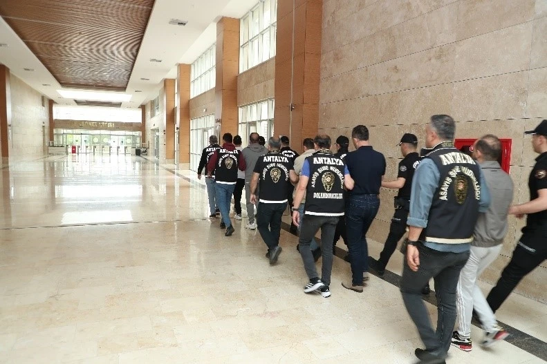Antalya’da 2 haftada 3 bin 790 kişi yakalandı
