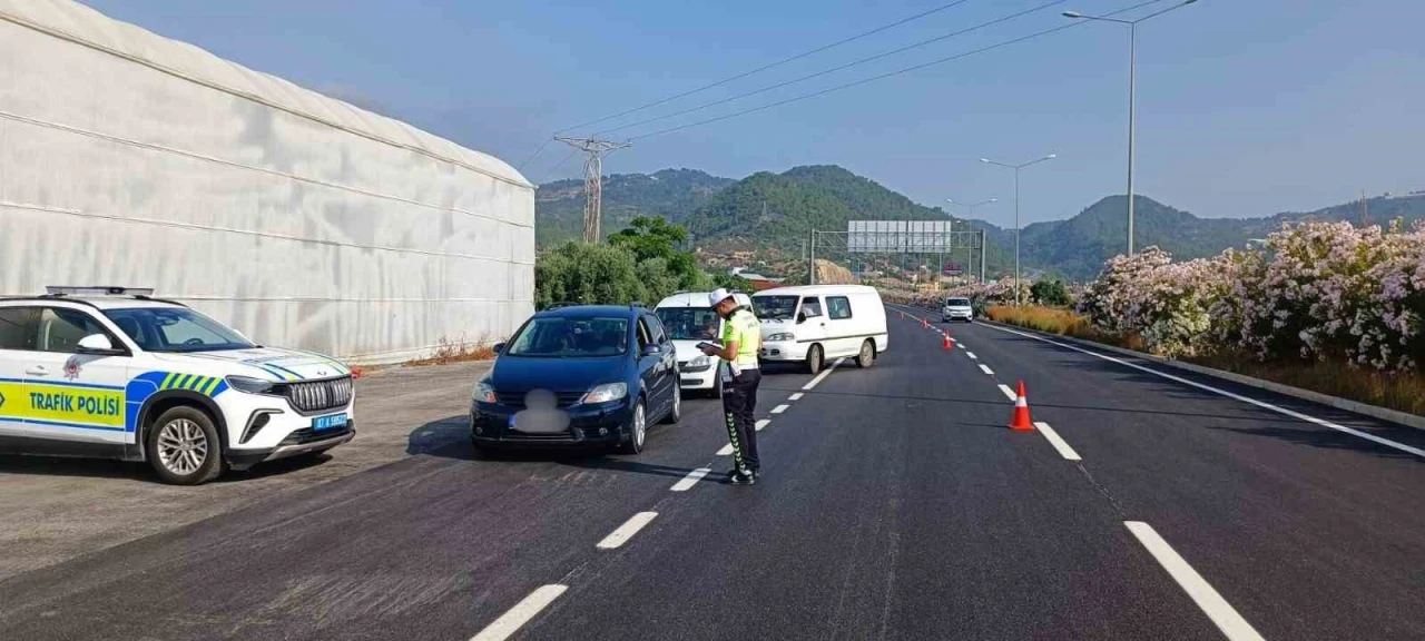 Antalya’da 2 haftada 33 bini aşkın sürücüye ceza kesildi
