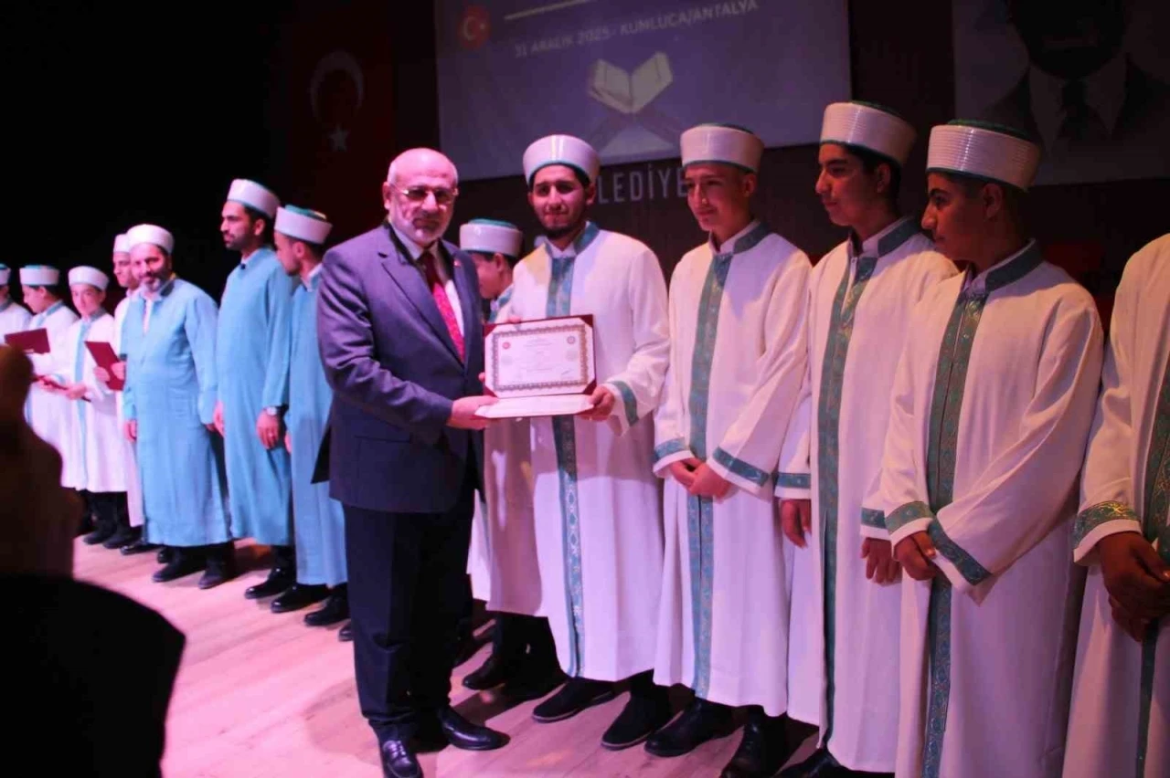 Antalya&rsquo;da 27 hafız i&ccedil;in icazet t&ouml;reni
