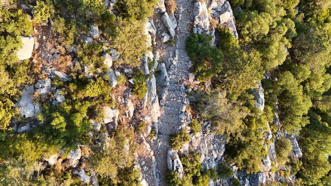 Antalya’da 3 bin 650 metrelik tarihi Kervan Yolu rotası dron ile görüntülendi
