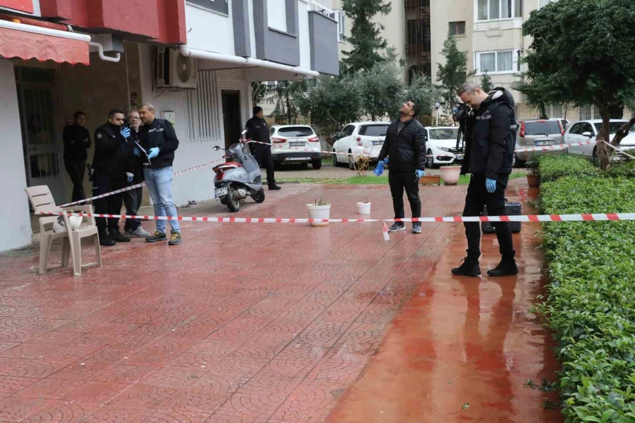 Antalya&rsquo;da 5 yaşındaki oğlunun &ouml;l&uuml;m&uuml;n&uuml;n ardından anne de balkondan d&uuml;şt&uuml;
