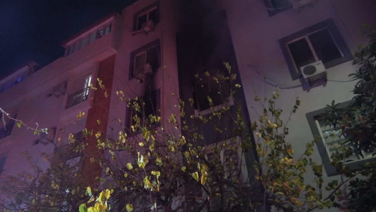 Antalya&rsquo;da apartman dairesinde &ccedil;ıkan yangın korkuttu
