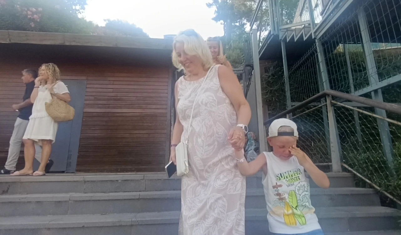 Antalya&rsquo;da asans&ouml;r paniği: 5&rsquo;i turist 11 kişi mahsur kaldı
