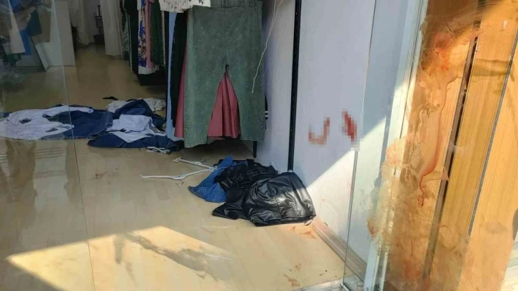 Antalya&rsquo;da bı&ccedil;aklı kavga: 1 yaralı
