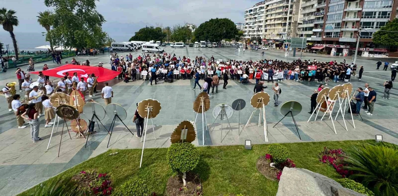 Antalya’da Engelliler Haftası etkinlikleri kortejle başladı
