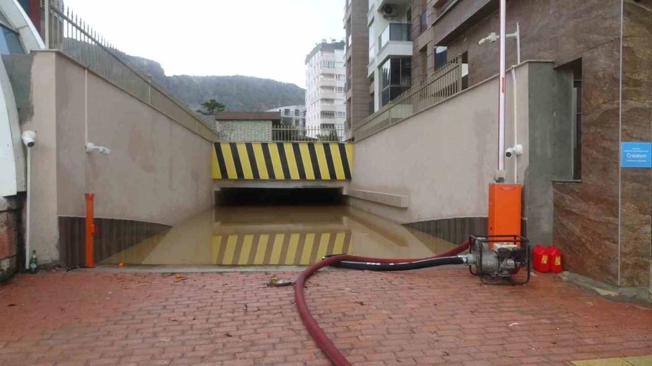 Antalya&rsquo;da felaketin bilan&ccedil;osu g&uuml;n ağarınca ortaya &ccedil;ıktı
