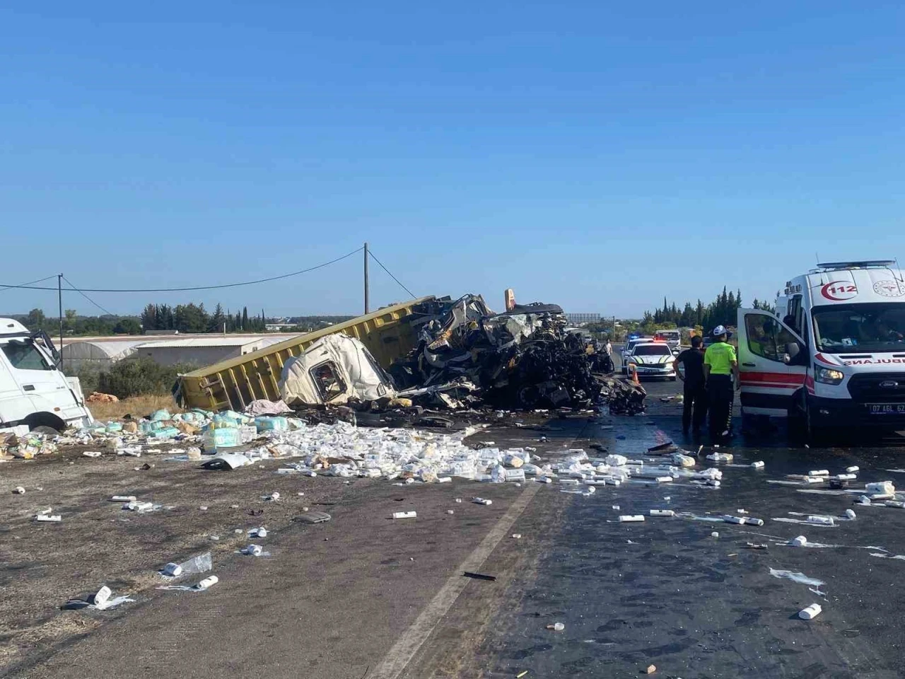 Antalya’da iki tır çarpıştı: 1 ölü, 1 yaralı
