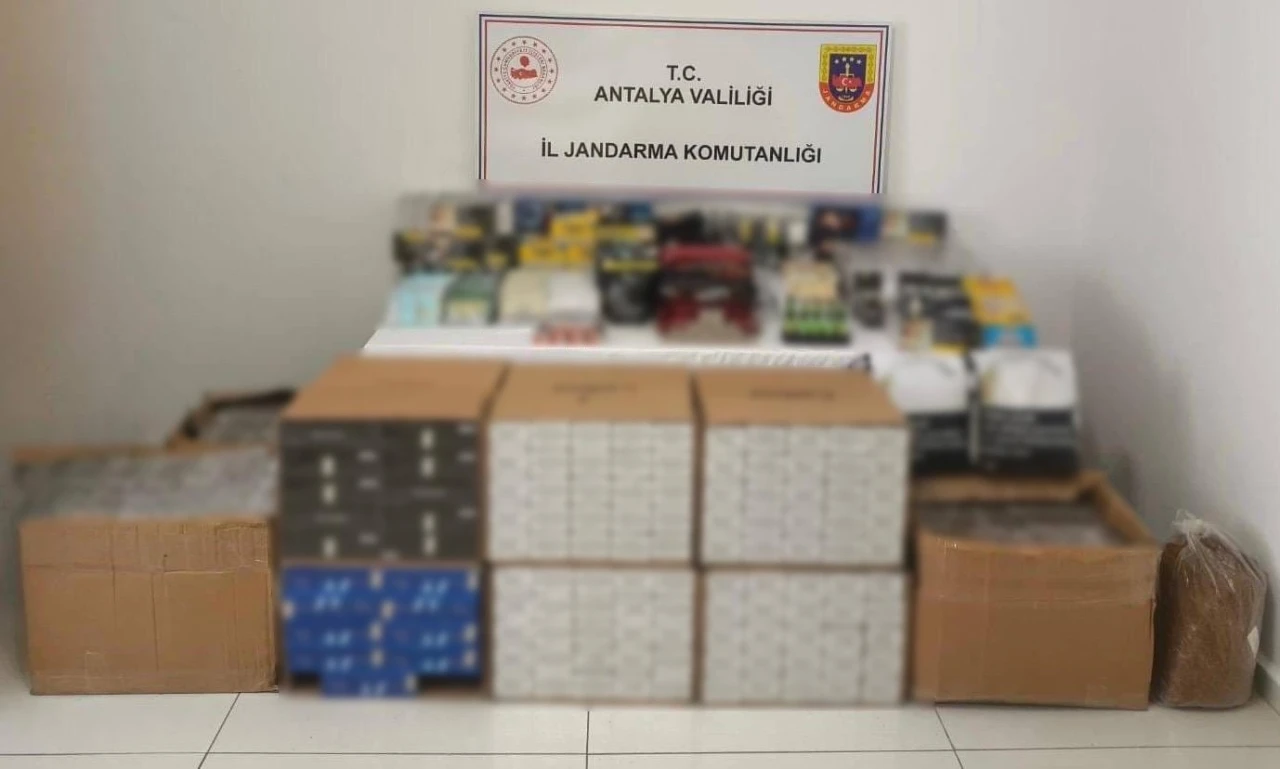 Antalya’da kaçak sigara operasyonu
