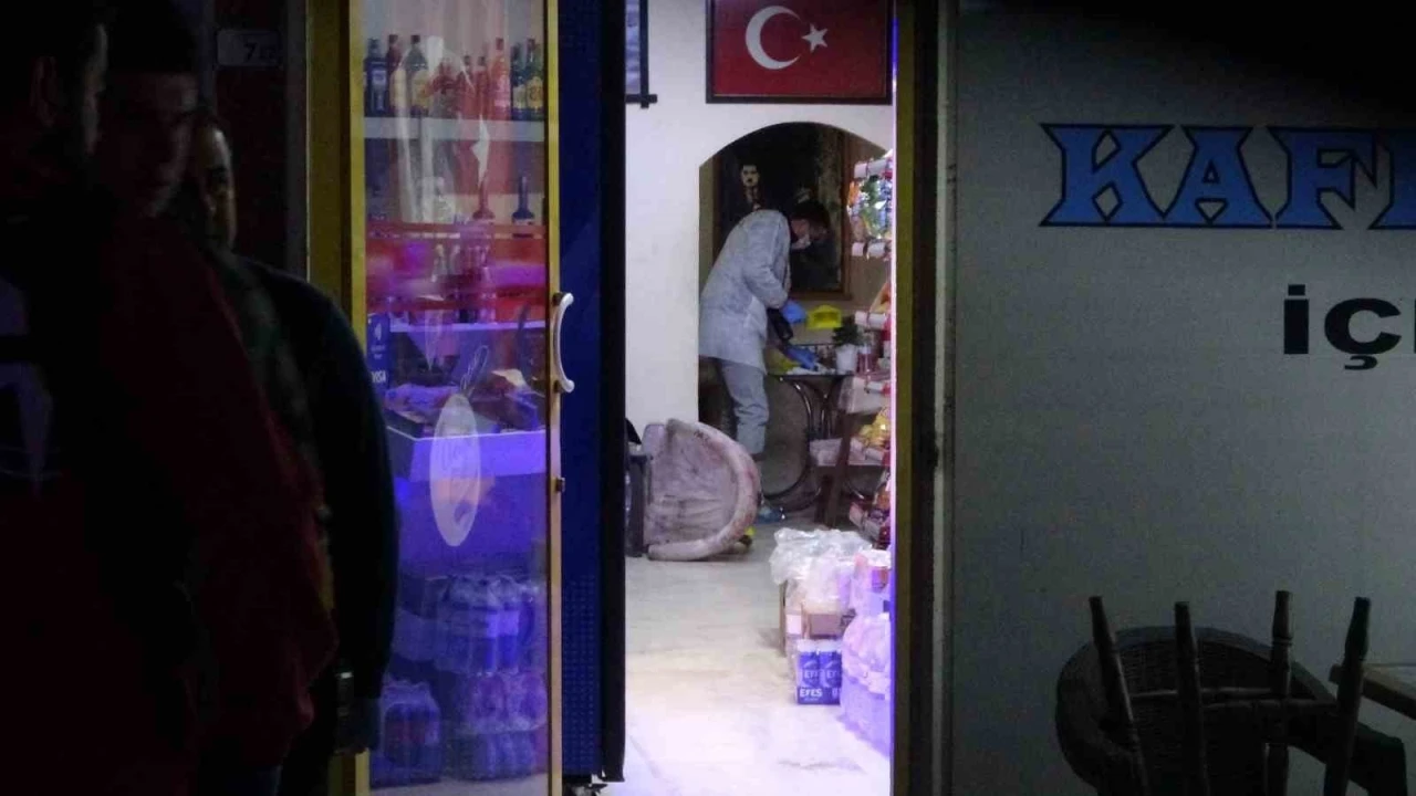 Antalya&rsquo;da markette cinayet: 2 &ouml;l&uuml;
