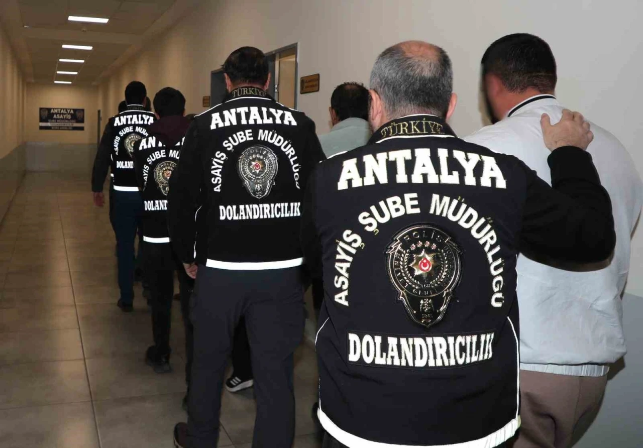 Antalya&rsquo;da milyonluk dolandırıcılık operasyonu
