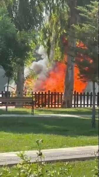 Antalya’da otomobil alev topuna döndü
