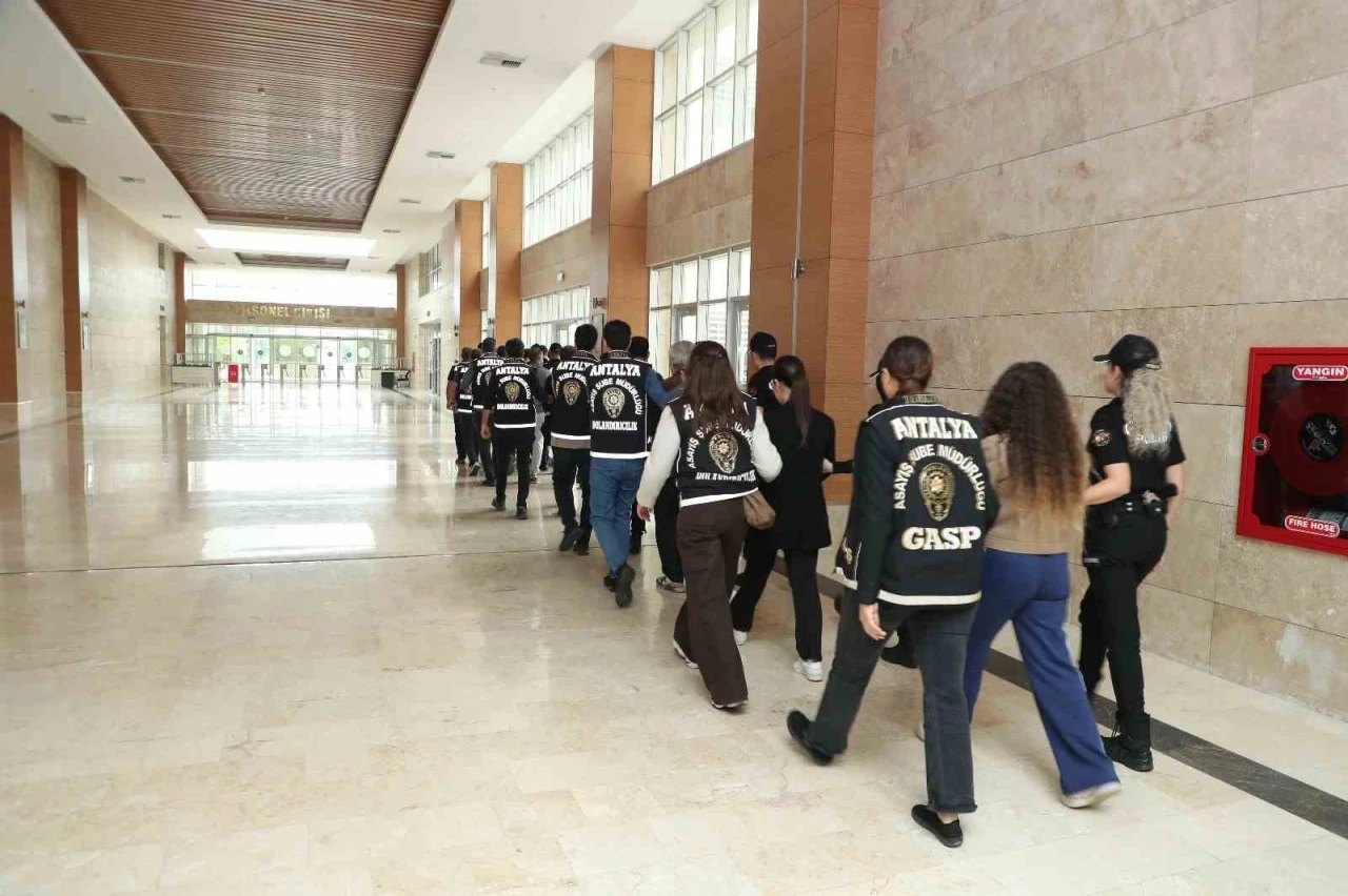 Antalya’da &quot;çarşaf&quot; operasyonu: 42 milyon TL’lik mal varlığına el konuldu
