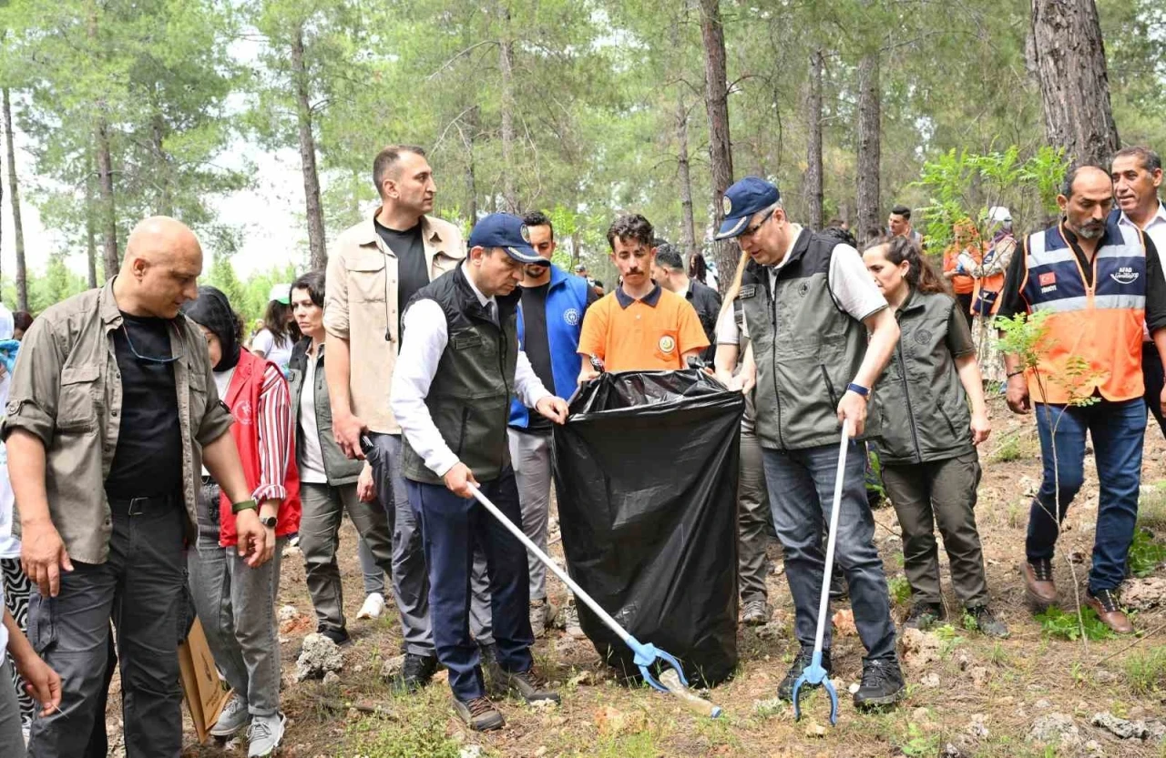 Antalya’da &quot;Orman Benim&quot; etkinliği gerçekleştirildi
