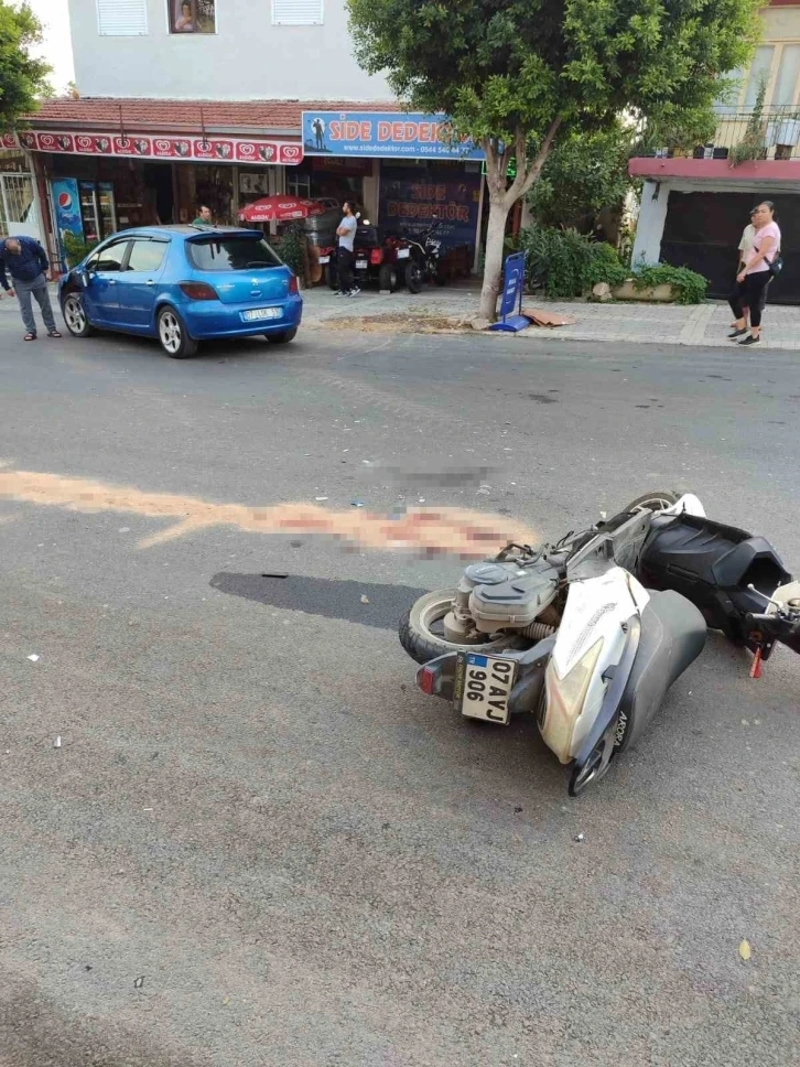 Antalya&rsquo;daki motosiklet kazasında s&uuml;r&uuml;c&uuml; ağır yaralandı
