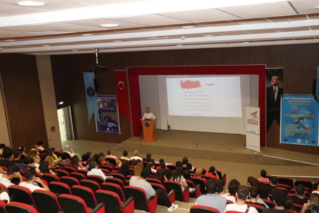 Antalya Teknokent uluslararası burs ve araştırmalarla ilgili bilgilendirdi
