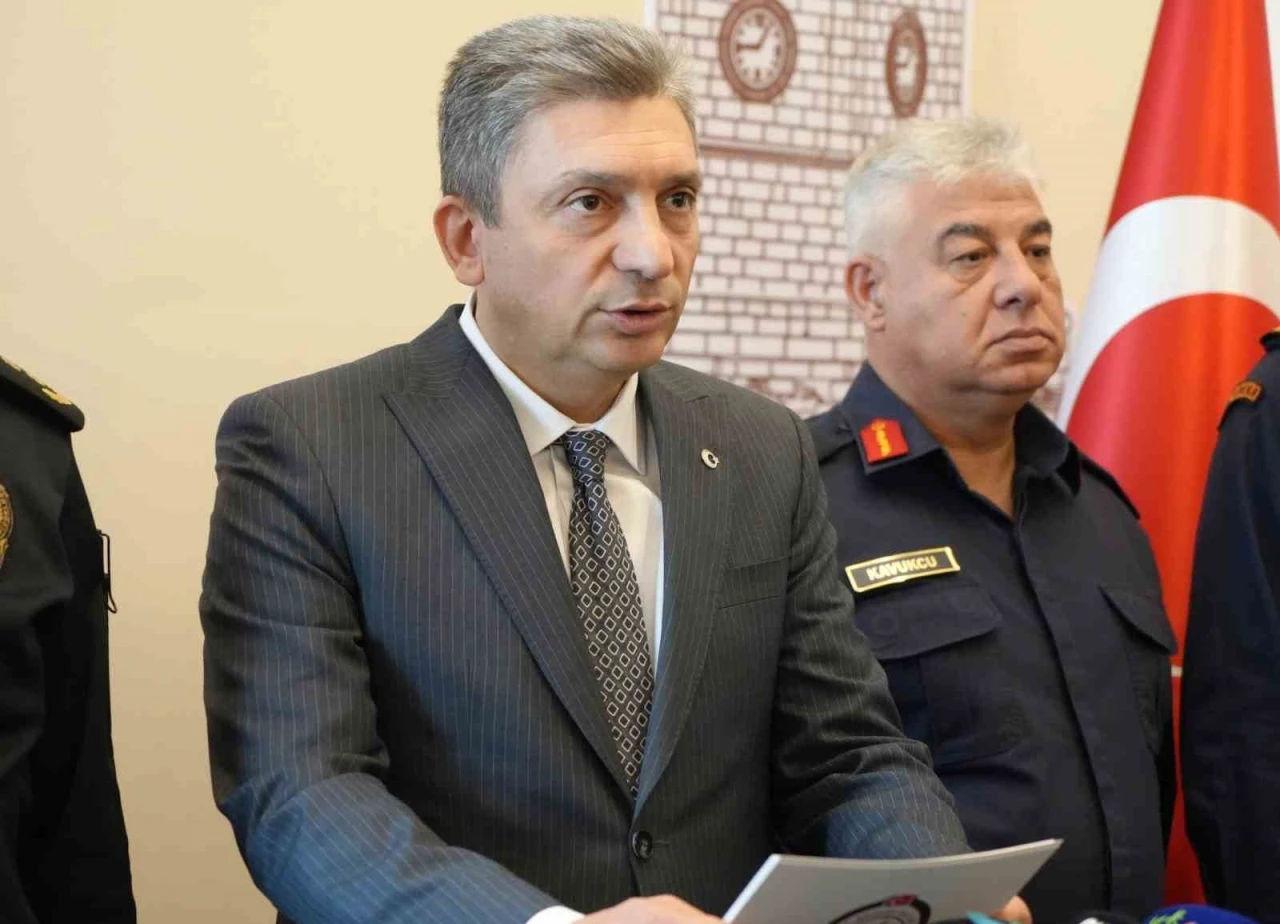 Antalya Valisi Şahin: "Otob&uuml;s kazasında rapor hen&uuml;z &ccedil;ıkmadı"
