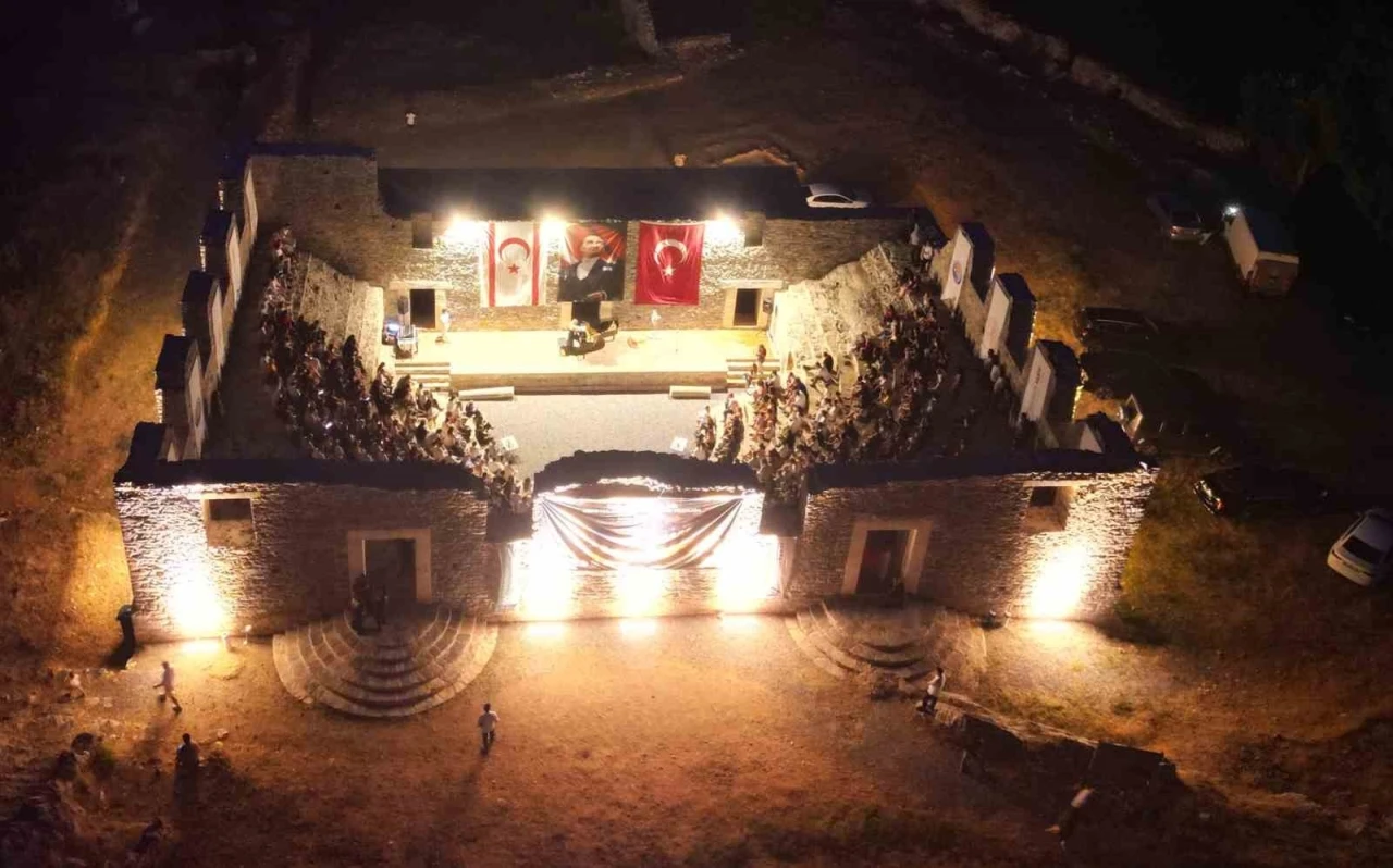 Antik kentteki 2 bin yıllık Odeon’dan piyano sesleri yükseldi
