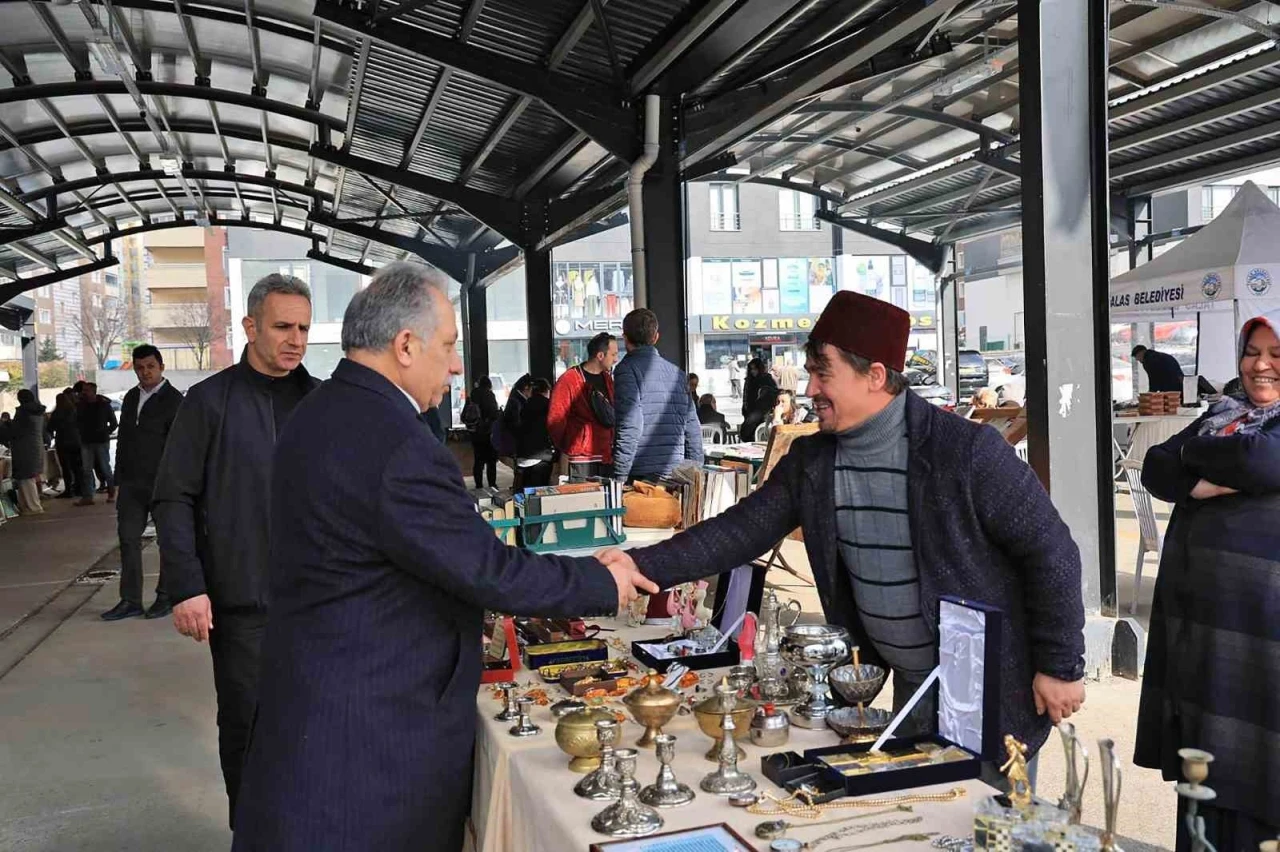 Antikacılar Ramazan’da pazarda buluşuyor