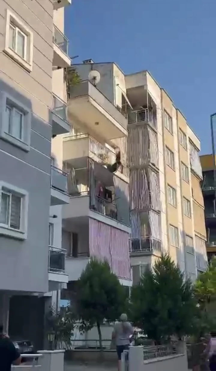 Aparmanın 3’üncü katından kendini boşluğa bırakan genç kız hayatını kaybetti
