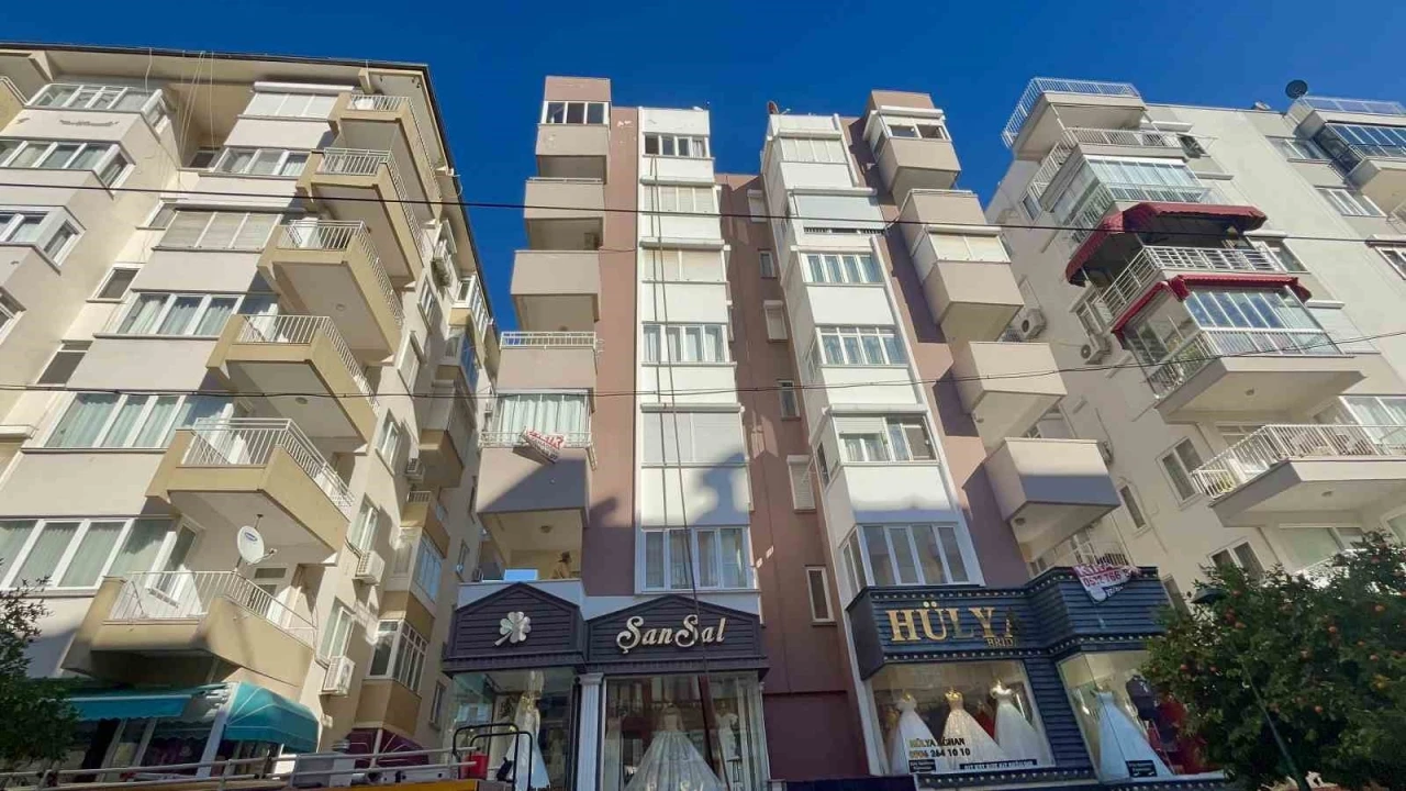 Apartman dairesinde &ccedil;ıkan yangın korkuttu
