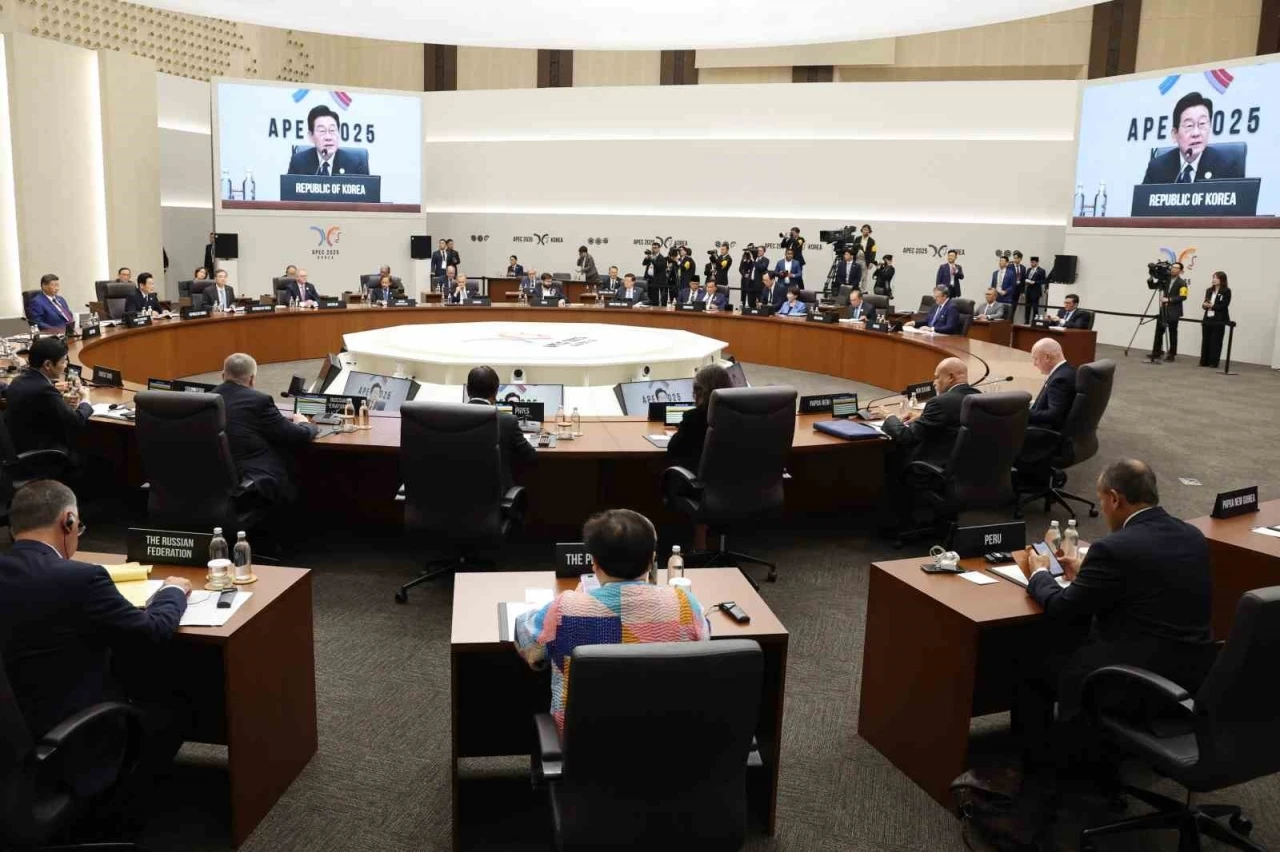 APEC liderlerinden ekonomik büyüme için &quot;güçlendirilmiş iş birliği&quot; ve &quot;somut eylem&quot; çağrısı
