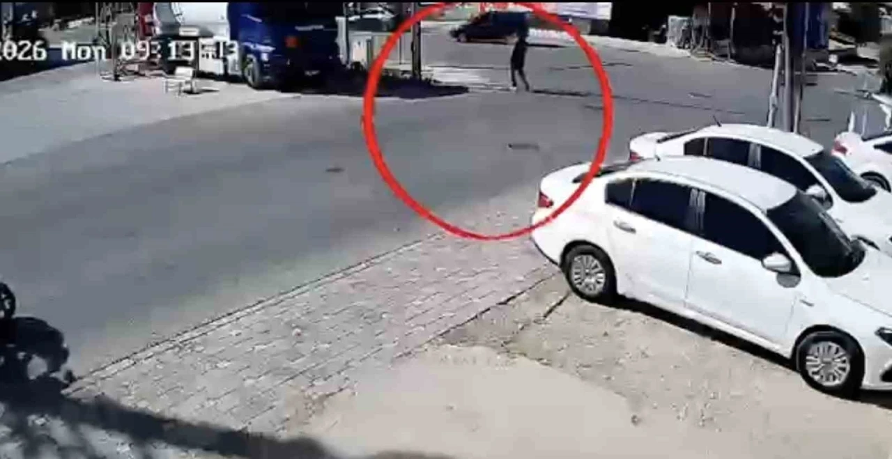Aracı bozulan s&uuml;r&uuml;c&uuml;n&uuml;n yardım istediği kişi başsavcı &ccedil;ıktı
