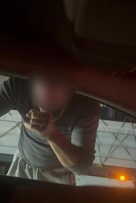 Aracın önünü kesip yumruklayan ve küfür eden trafik magandasına ev hapsi
