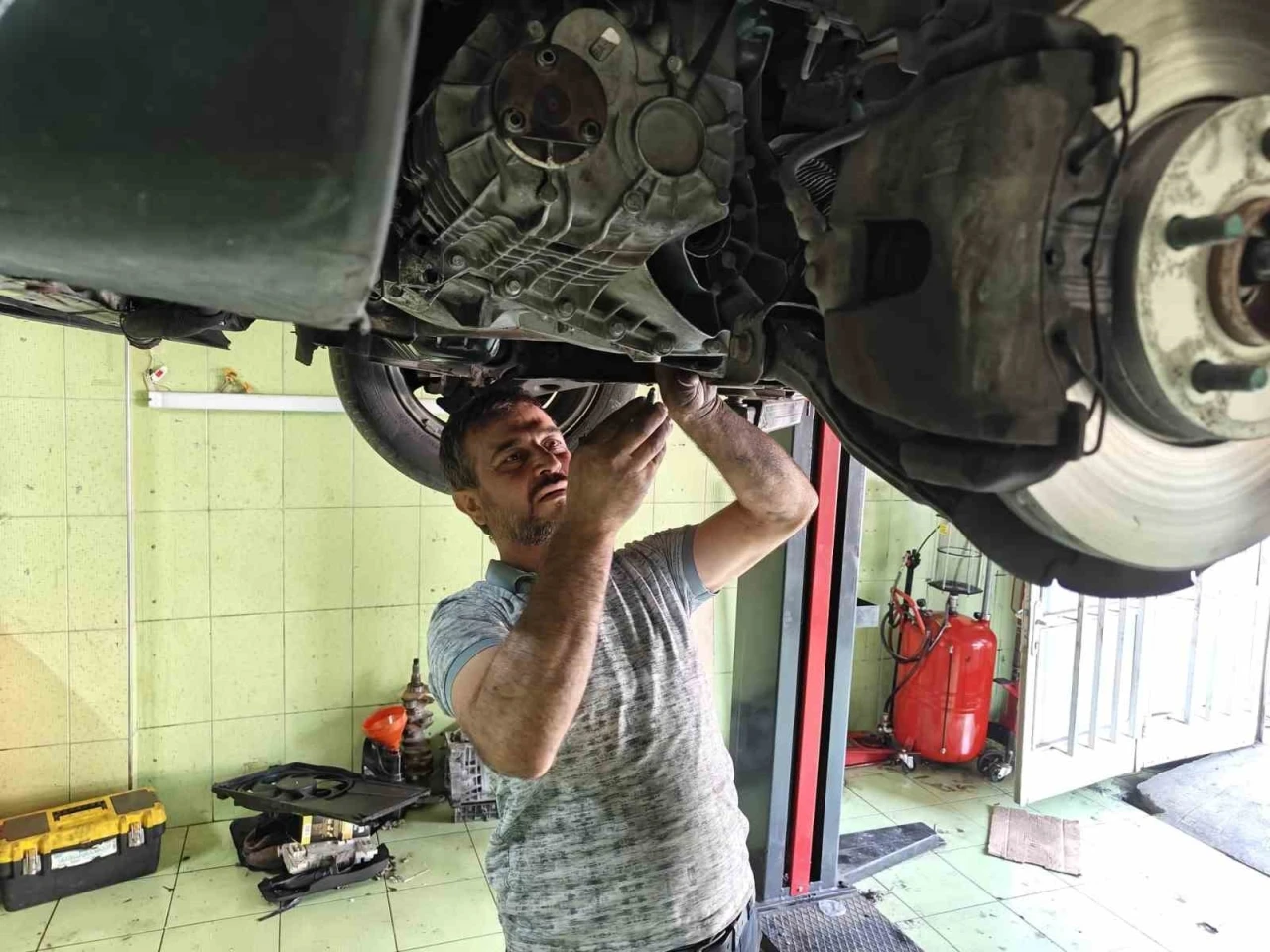 Araçlardaki yağ kaçağı yangına sebep oluyor
