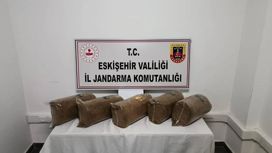 Araçta 25 kilogram kaçak tütünle yakalanan şüpheliye işlem yapıldı