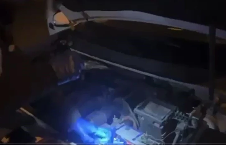 Arama yapılan ara&ccedil;tan 5 ruhsatsız tabanca &ccedil;ıktı
