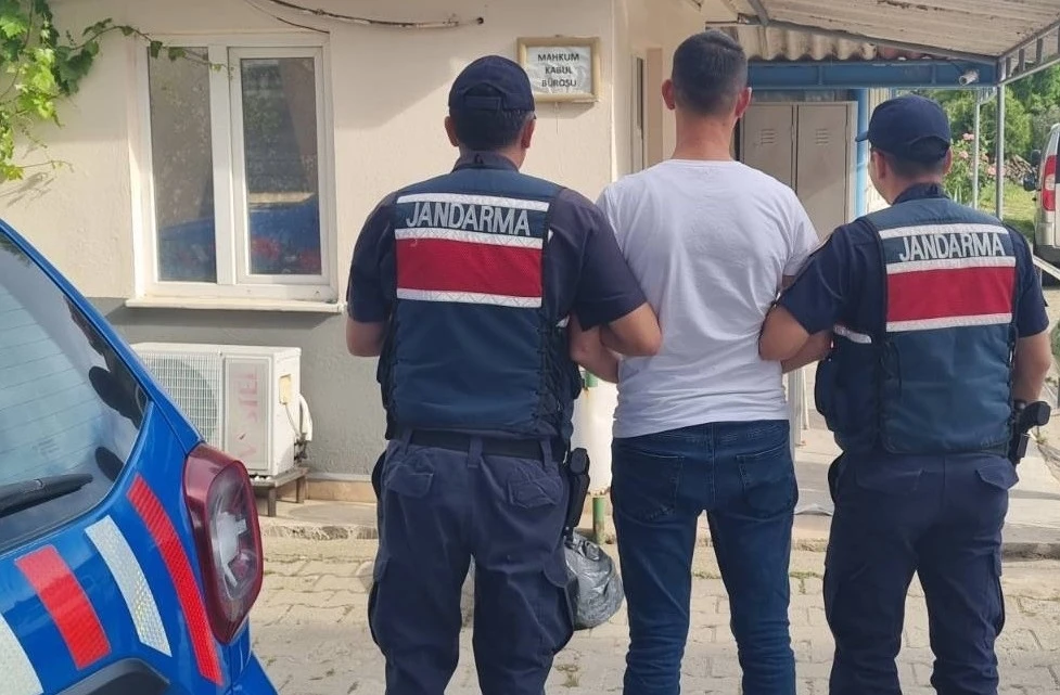 Aranan şahıs JASAT’a takıldı
