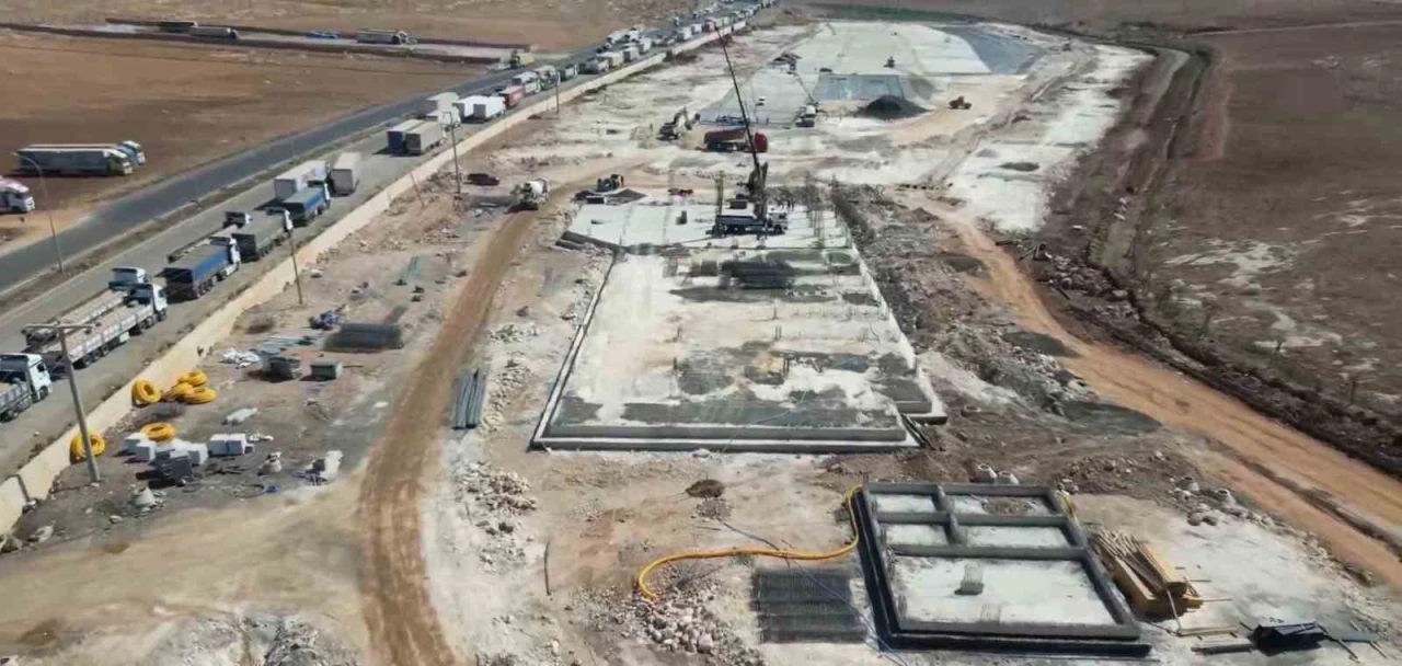 Arap Yarımadası’yla ticarette kavşak nokta olan Cilvegözü’ne tır parkı ve lojistik köy inşa ediliyor

