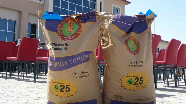 Ardahan’da 210 çiftçiye 45 ton korunga tohumu dağıtıldı
