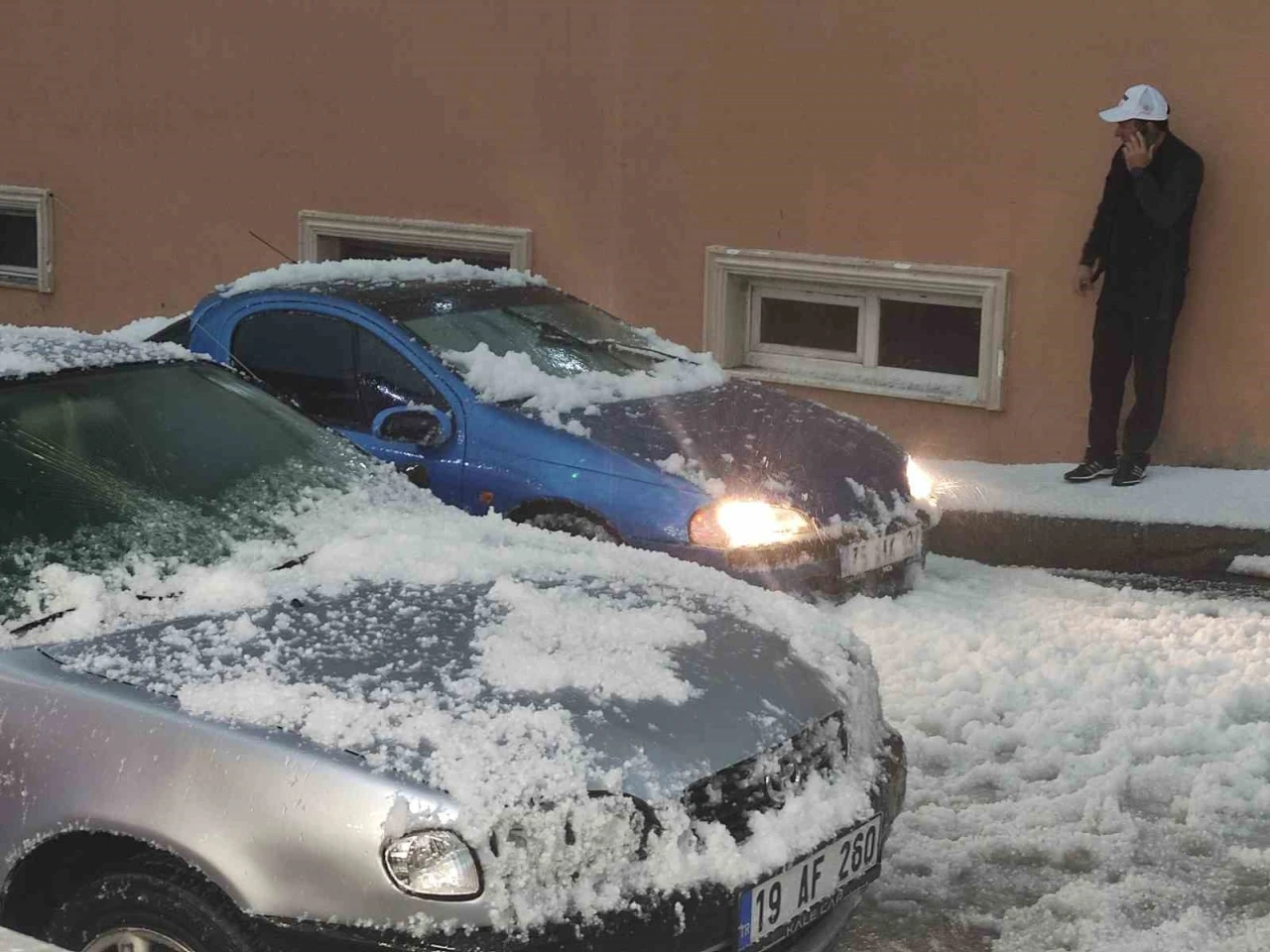 Ardahan’da dolu yağışı hayatı felç etti